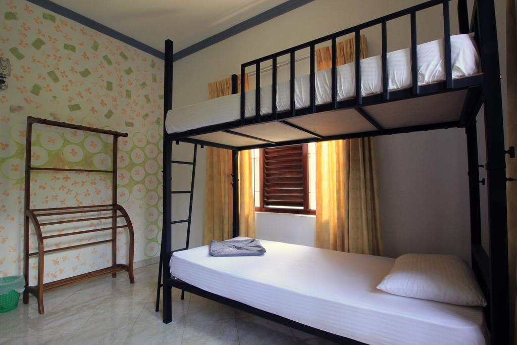 Flipflop Hostel Negombo Buitenkant foto