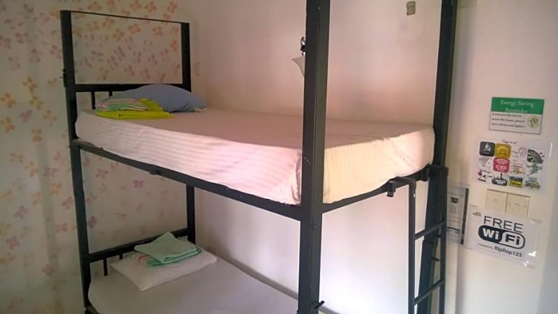 Flipflop Hostel Negombo Buitenkant foto